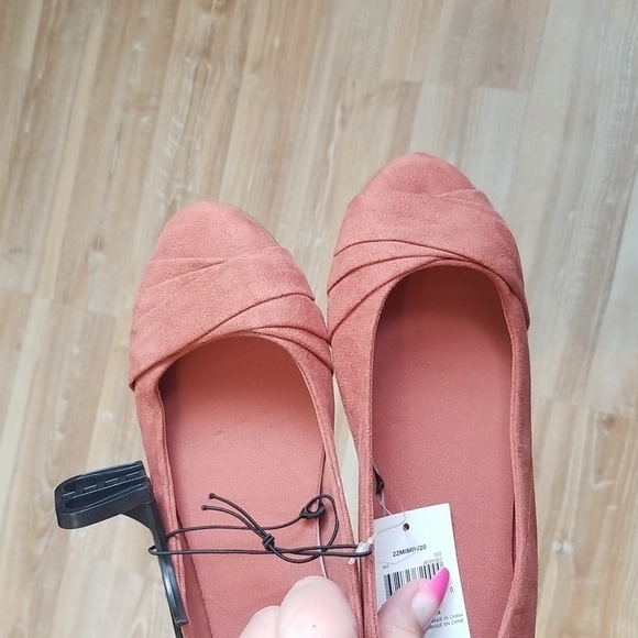 2/$18 WOMEN'S Flats Ballerina Shoes NWT - Picture 4 of 6